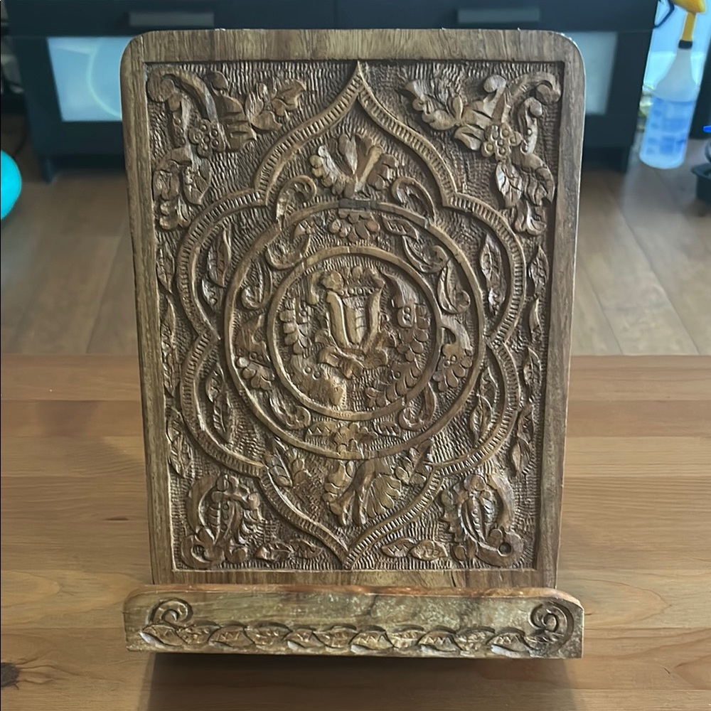 Intricately Carved Wooden Book (Tablet) Stand